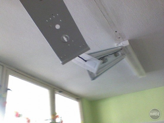 ex-trieda..a rozbite lampy,ktore su mimochodom doteraz neopravene :P