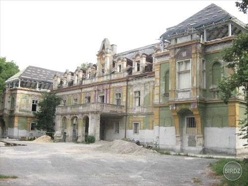 Kaštieľ v Tonkovciach

..tento kastiel robim s otcom v Tomkovciach hm..na MADAROCH.MDR