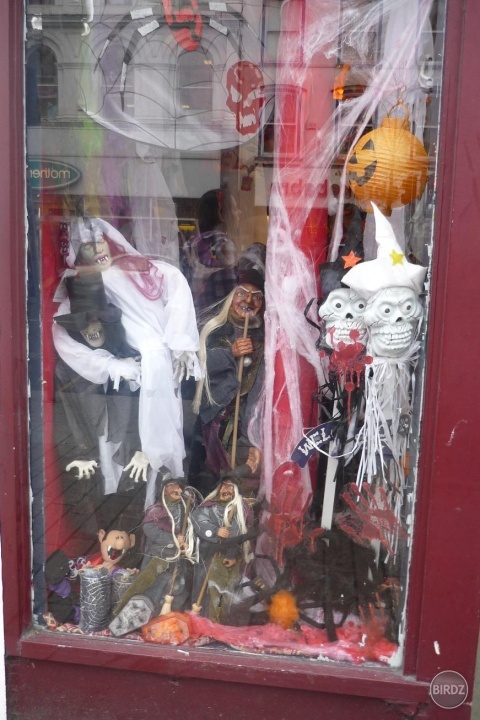 takto vyzerajú výklady pre Heloweenom :)