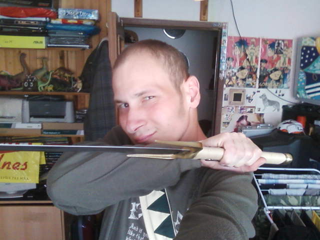 Ja Andrej Babka s mojím novým mečom v ruke  