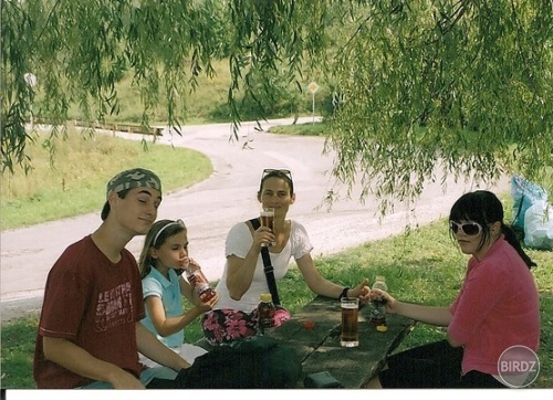 gaba,inez,ja a arzeeeeeeeeeen.....arzen uplne super si...predtym som si nemyslela ze si taky dzivy...ale toto leto mcdonald a trafika...aaa....minule leto bowling a elektricka...skoda ze si v francuzsku...newa...aspon mas dovod chodit castejsie na slovens