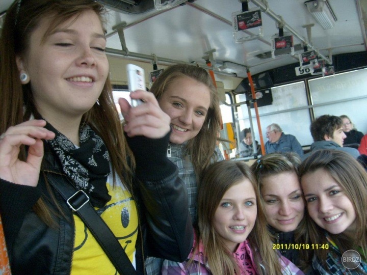 Maria-->Paťka-->Sima-->Boťa a ja ;)