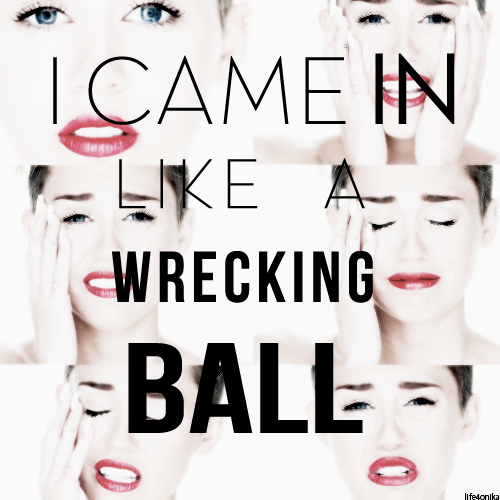Veľa ľudí ju odsudzuje za jej klipy,účes a áno možno sa teraz nespráva najvhodnejšie no pre mňa je stále TOP! 
#Miley:333