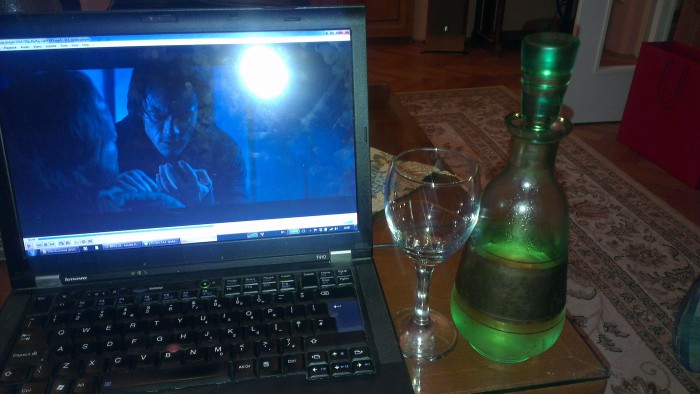 malá karafka oroseného vínka a Dracula *_* friday night jak vyšitá :)