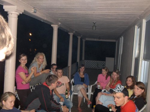 tu uz sme viaceri na kuzelnom mieste pri carovnom Pappovom dome ;)) muuuza chce von :D