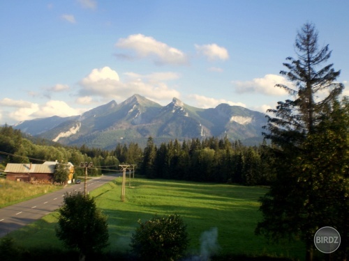 výhľad z oklna chaty... Beliankse Tatry