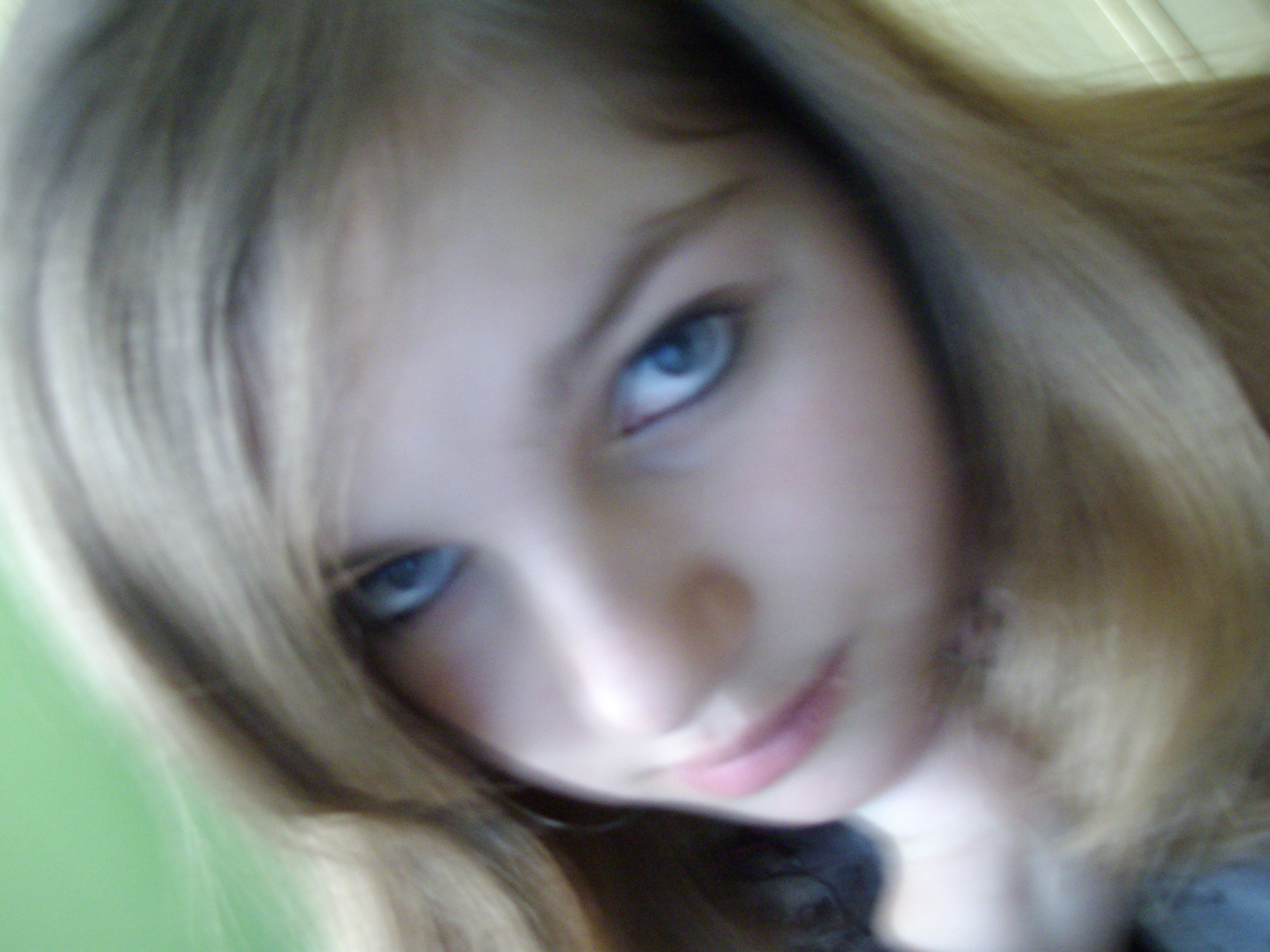 že taká emo foto:D pcháá ja emo neznášam mimochodom:D