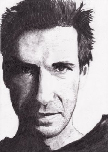 ralph fiennes :)
