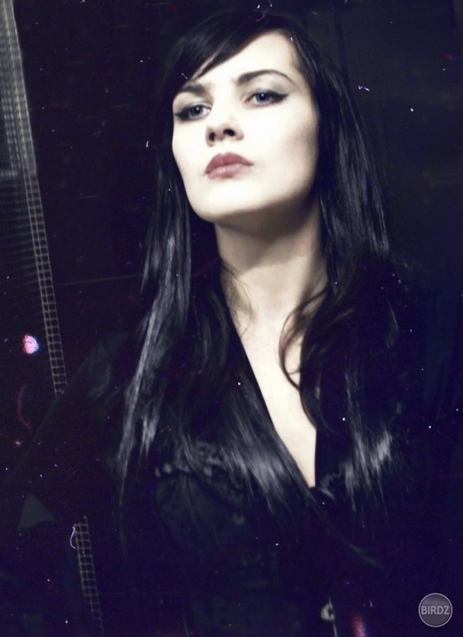 morticia look :D 