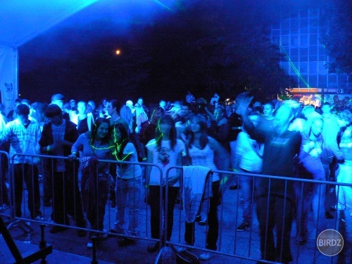 SOLID Air Fest 2009 PARTYzanske!

vidime zapnuty fotak...a hadzeme pozy!!!