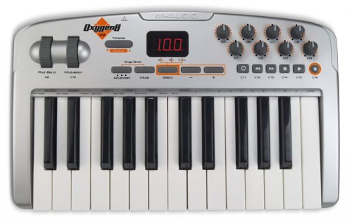 M-Audio Oxygen 8 v2 - aj ten používam pri tvorbe
