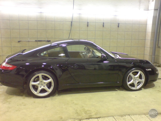Porsche- motor vzadu, cupe... muhehehehe :D