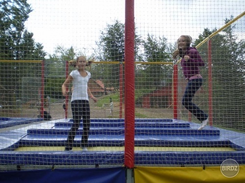 Sárika a ja na trampolíne:DD
