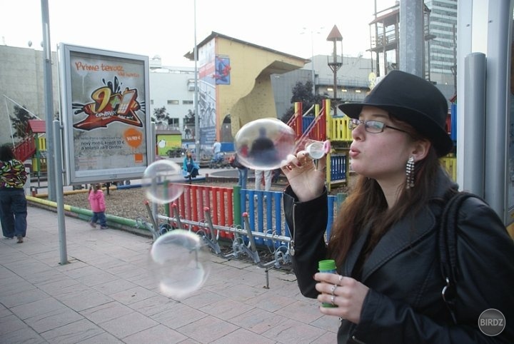 Bublifuckovanie part 2, taken on September 5th in Bratislava, Aupark Shopping Centre with a regular BUBLIFUCK bought for 46 cents in Dráčik.