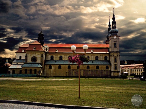Photomanipulation...Kostol Velehrad a stock mraky