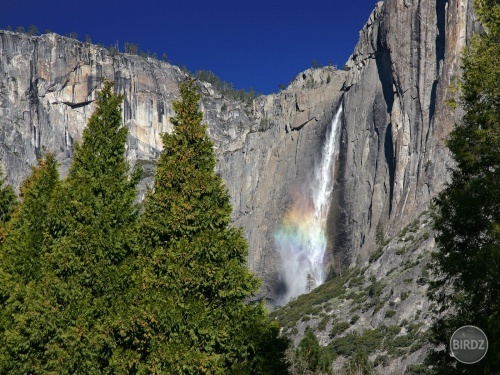 Dúha v hmle, Yosemite Falls, California