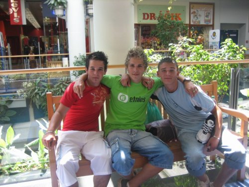 bracho..ja a kamos :)