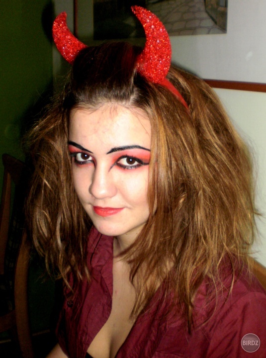 čertovský makeupový výtvor aplikovaný na najdrahšiu :)