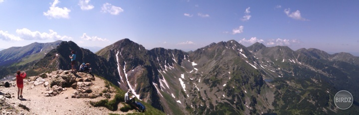 a podarilo sa mi nejak zlepiť aj panorámu, tak nech sa páči ;)