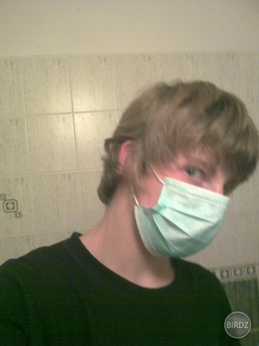 Tak toto sem dostal od babky ked sa dozvedela ze sem chory xD....a otec ked mi to daval tak mi povidal: Si myslíš že nám tady budeš roznášat bacile??.....no hovno !!... xDD....a dedo s babku uz to mali tez na tvari :D:D ....nemohel sem....teraz s tym mus