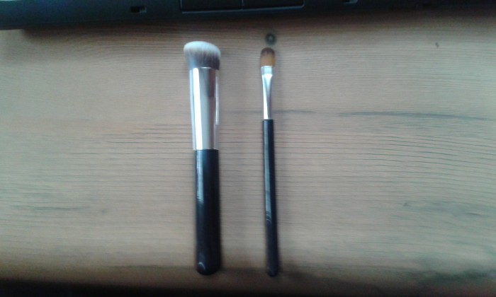 moje prvé makeup brushes *_* úplne sa teším jak sa s tým naučím robiť *_*