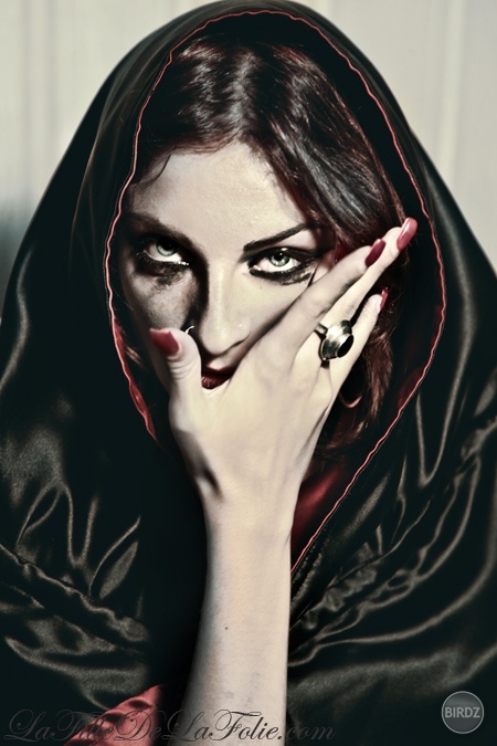 by =MarilynB, zo stránky DeviantArt. Krása trochu inak - lebo krása má tisíce podôb.