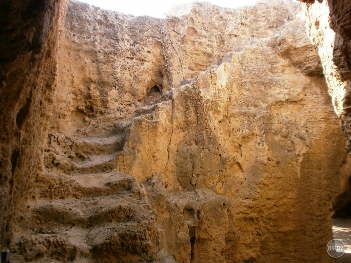 Dobový východ zo Solomonských katakomb