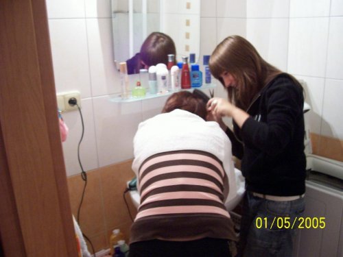 Lucinka mi vlasy strihala:-)