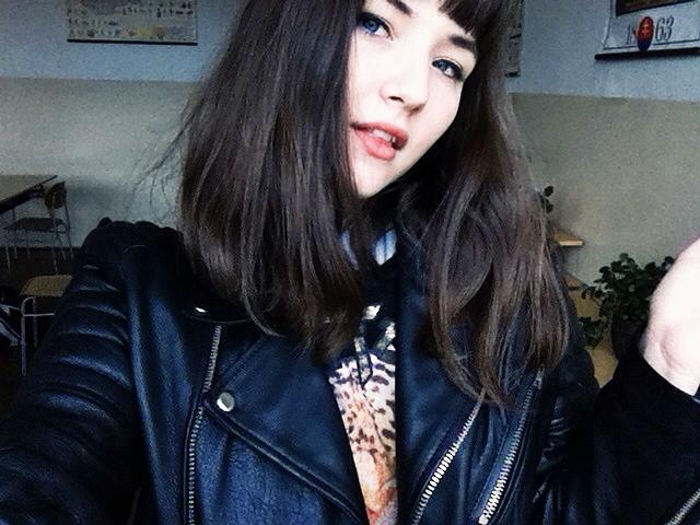 schoolgirl 