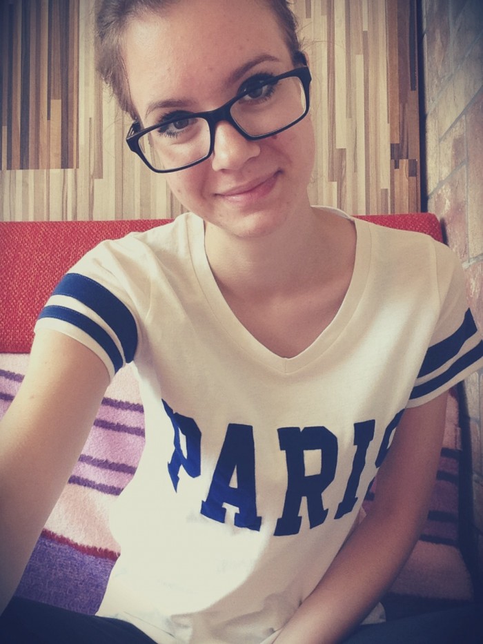 Zdravím :) ...hej robím všetko možné aj nemožné lebo sa mi nechce učiť na zajtrajšie príjmačky :D ;(