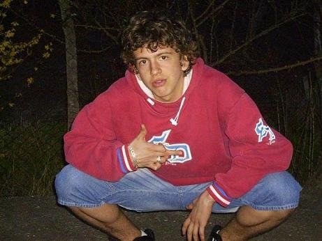 najvecsi ko.ot akeho kedy priroda stvorila...si obycajna spodina ktora nema cit k babam...to hovno nechutne poj.b sa do slepeho creva a zmizni mi zo zivota
