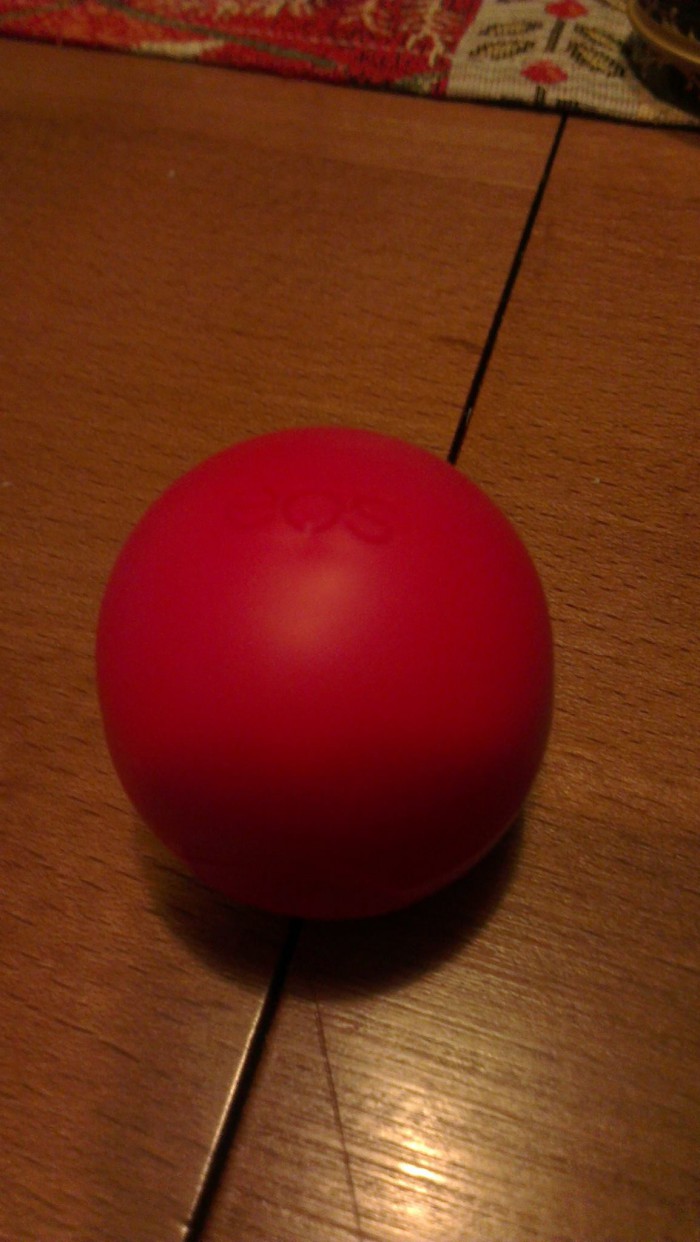 prvý z mnohých dorazil! tento je pre mňa, vonia úžasne, chutí úžasne a fakt je fajn aj na pery, úplná spokojnosť :)