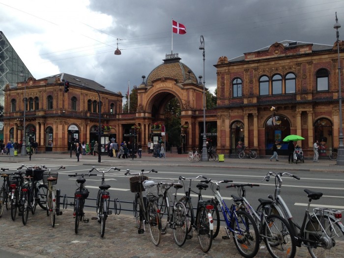 Eurotrip - zabavny park Tivoli a vsade na ulici (nie len tu) milion bicyklov