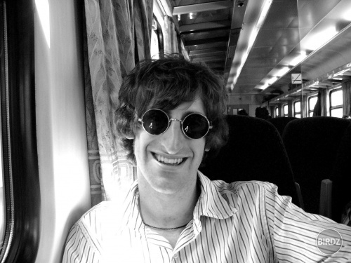 Joshua :D hadam sa to takto pise :D BTW! :D
John Lennon ZIJE!!!! :D