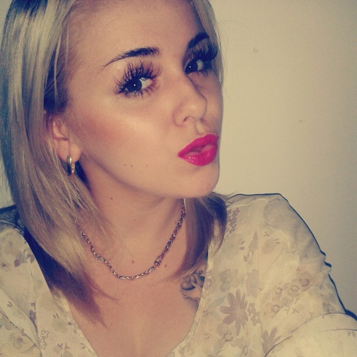 Som psychicky chory narcis lieciaci si svoje komplexy.cvak