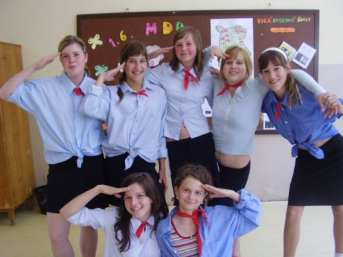 Krááásny údel, máte dnes...kráááčet k zííítřku, žííít a kvééést :D