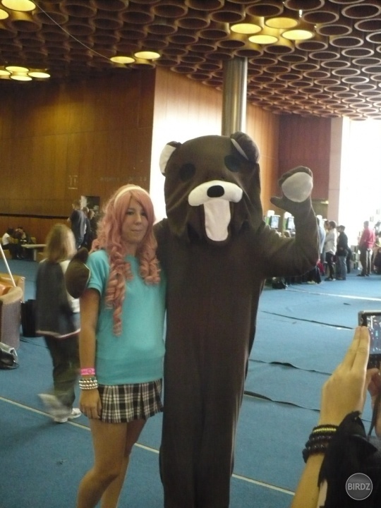 A hlavná atrakcia PEDOBEAR !! :)
