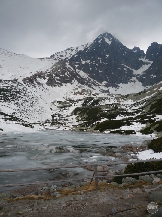 Skalnate pleso, vyhlad na Lomnicak
24.4.2011