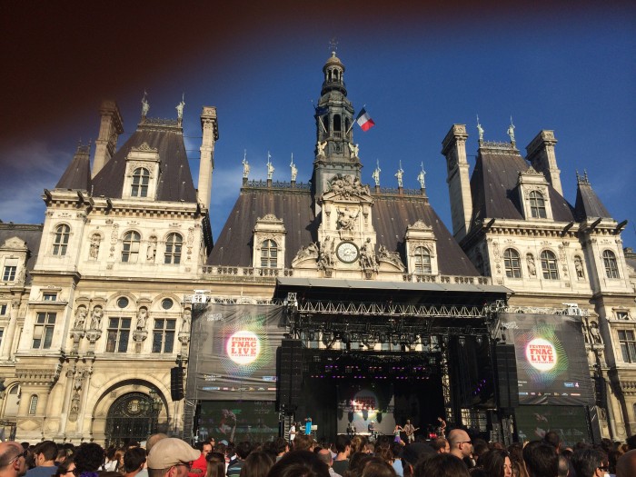 I'm such a lucky bitch... Unexpected MØ concert in Paris ... Krása krása krása toto volám byt v správnom čase na správnom mieste #fnacfestivalparis