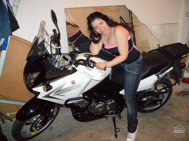 Maj si tie rýchle motorky,vlasaté bosorky...:)
Motorková naláda:)