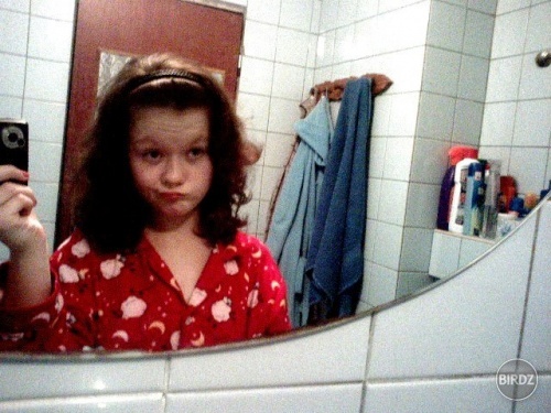 O.M.G ... ze jaky face :( no co nikto neni dokonaly :D:D... aa moye vlaasy ... fuuhaa cisty Cvoky xD