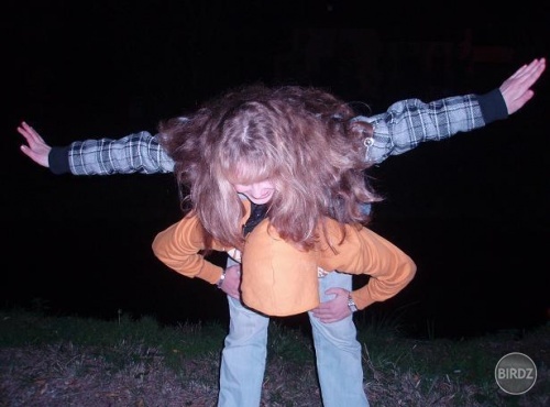 natala? akovysoko dokazes dat nohu? éééééb... sorýýýý ja som ta chcel chytit sory naty.:D
