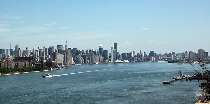 New York Skyline (fotka z auta na moste)