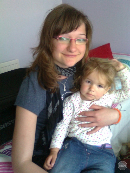 me and little Luella... adoptivna sestricka na dva tyzdne :D zlate dieta