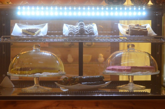 Rawcha, Pastry case