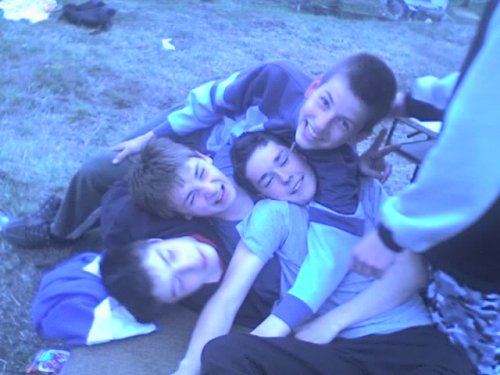 (Momo, Ivô, Tomasko a Kubko...) takto to vyzera pri nadmernom pouzivani alkoholu... alebo to bolo nieco ine?? uz ani sama neviem... 