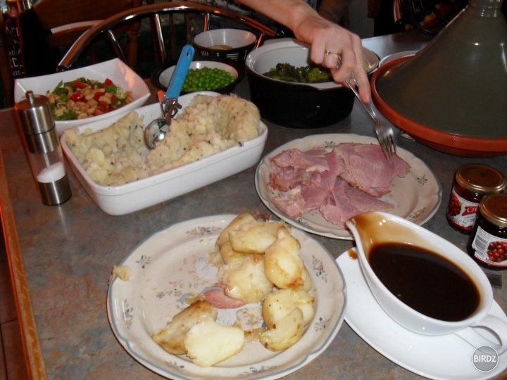 vianočná večera v Írsku morka a super omáčka :) mňam :) tuším gravy omáčka :)