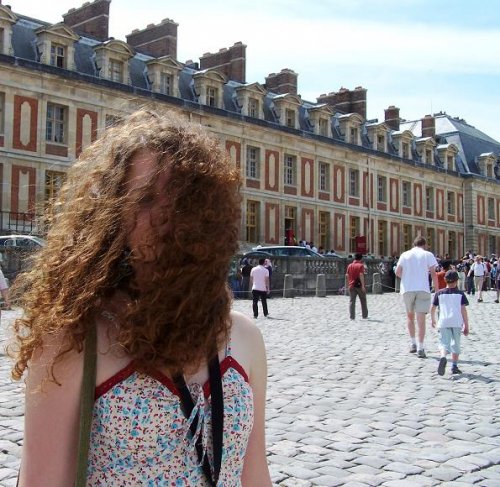 vo Versailles fúkalo