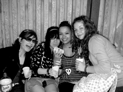 som zakryla moje usta bo...toten usmew..woebc osm newedela jak sa mam twarit..a to neni moj prirodzeny usmew!!!:D:D