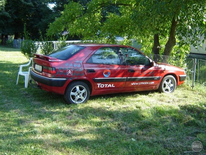 Spolahlivá klasika, toto auto je spolahlivý pracant a nezmar. kto neverí, nech vyskúša, napriek veku, nekoroduje a stále mnohým pohodlne slúži